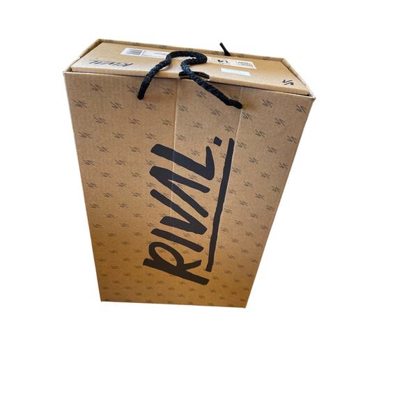 Mens Size 11 White Rival Shoes in excellent condition - Picture 2 of 4